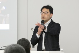シンポジストの外山隆久先生（名古屋市立栄小学校教頭）演題：教科横断的な視点を持つためには何が必要か？
