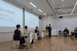 最後は、各シンポジストから総括いただき、未来共創プラン戦略7プロジェクトリーダーの上原三十三教授（保健体育講座）の閉会あいさつで締めくくりました