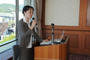 「ポスドク問題の現状」について講演する中野享香氏