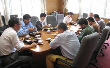 昼食会
