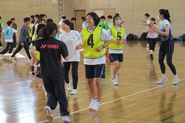 大学生も高校生もみんな一緒にダンシング！