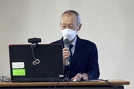 あいさつをする野田敦敬学長