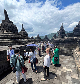 海外での視察・散策活動（インドネシアコース）