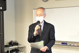 挨拶する野田学長