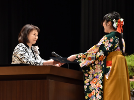 学位記授与の様子