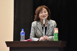 講話する後藤学長