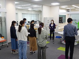 館内ツアーの様子