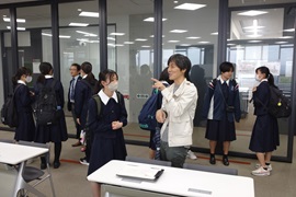 発表会終了後も熱心に質問