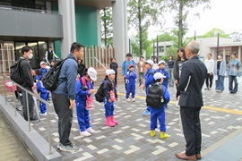 大学到着直後、戸惑いながらもいよいよ開始です