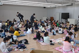 次世代教育イノベーション棟での昼食風景