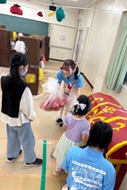 大きな宝箱には何が入っているんだろう？