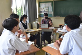 進路選択トークに真剣な眼差し
