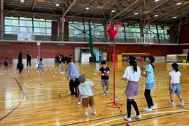 どっちが多いかな？（玉入れ）