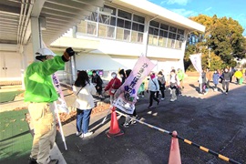 避難場所である体育館を確認