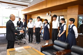 表敬訪問の様子