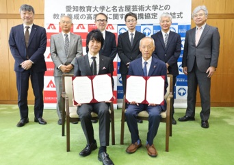 出席者全員による記念撮影