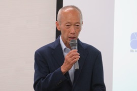 開会のあいさつを述べる野田敦敬学長