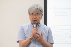 閉会の言葉を述べる太田知啓理事