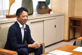 石橋直季東郷町長