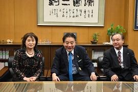 特別講義後，学長室にて