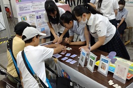 本学附属高等学校サスティナ部のブースの様子