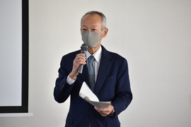 感想を述べる野田敦敬学長