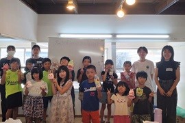 作品とみんなの笑顔が集合