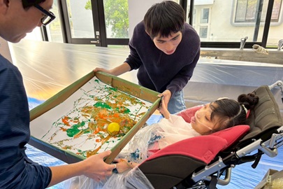 活動の様子（ボール転がしアート）