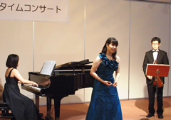 ソプラノ,ヴァイオリン,ピアノによるアンサンブル