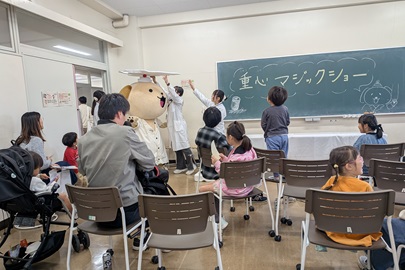 ワンダー君♂もマジックショーのお手伝い