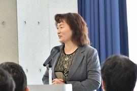 あいさつする後藤学長