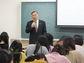 みよし市長の講義の様子