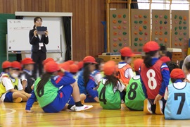 体育の授業を撮影する様子２