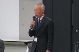 あいさつをする野田敦敬学長