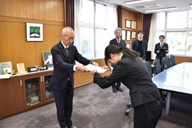 任命書授与