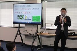 今日はプログラミングを楽しんじゃおう！ と、中池竜一准教授