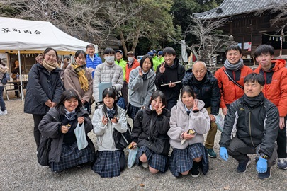 参加した大学関係者で記念撮影