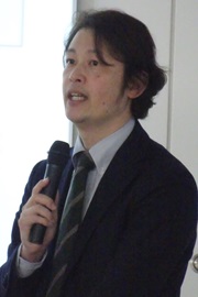講師の横溝亮氏