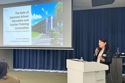 （高綱睦美准教授による講義）