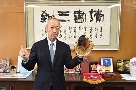 子どもたちの喜ぶ姿を想像する野田敦敬学長