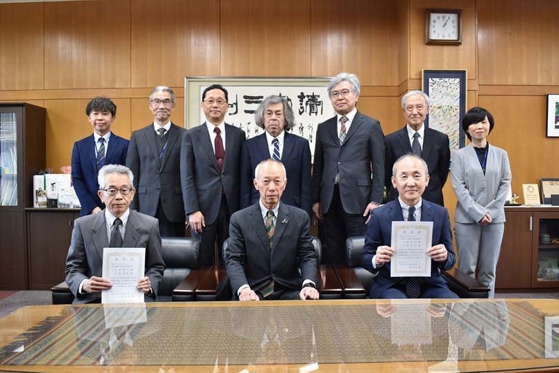 表彰後の記念写真1