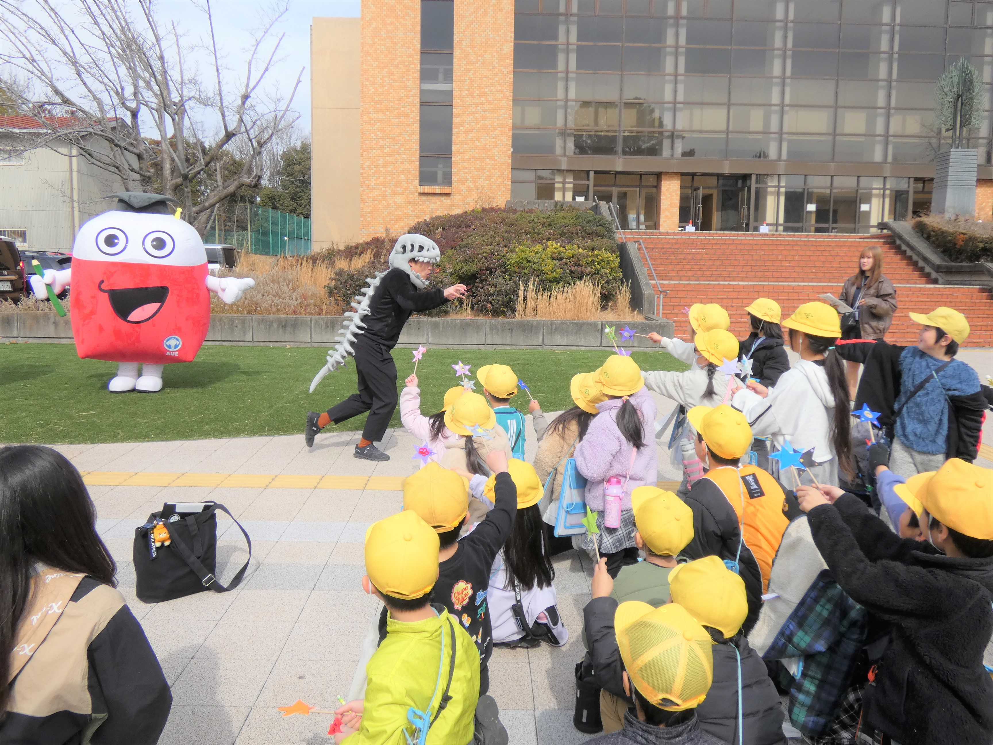 怪獣ニシノ―ンを杖でやっつけろ！！