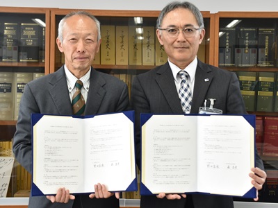 締結後の記念写真