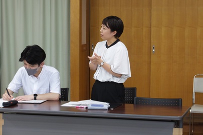 質問する本学教職大学院生1