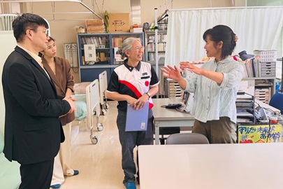附属高校保健室の見学と交流