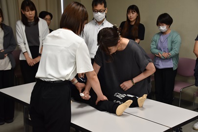 グループに分かれての実技トレーニングの様子2