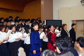 ソリストの先生方（手前からソプラノ 金原聡子講師，アルト 三輪陽子非常勤講師，テノール 神田豊壽非常勤講師，バリトン 林　剛一教授）