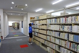 返却図書の配架体験