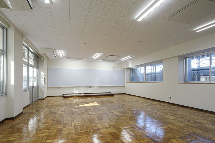 附属岡崎中学校校舎