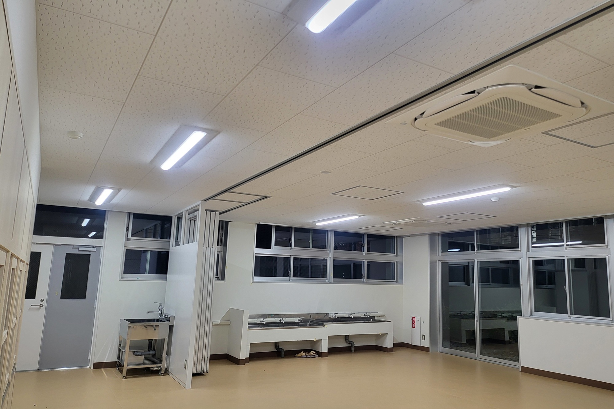 附属特別支援学校体育館、食堂棟